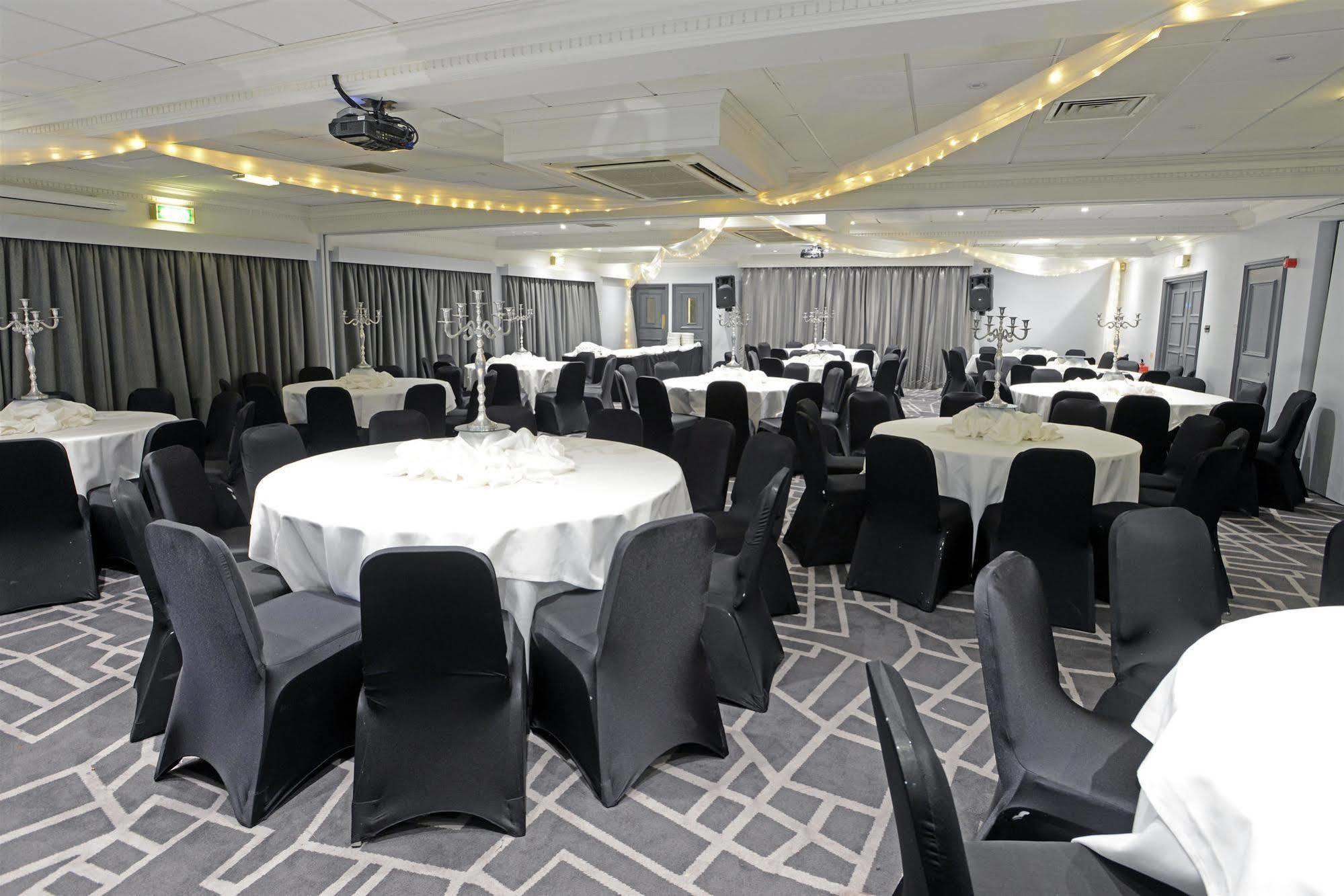 Village Hotel 3*